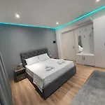 Vandrerhjem Mehmeti Sarandë